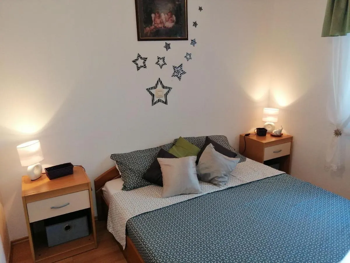 T&D Apartmani 普拉