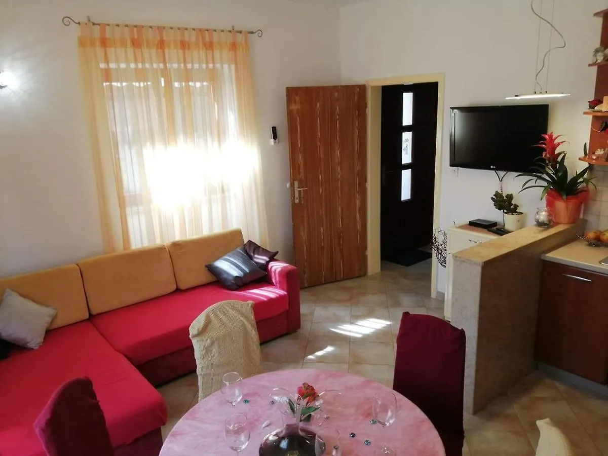 T&D Apartmani 普拉